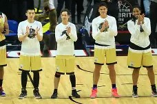 关键时刻全明星赛传出新动向，新奥尔良鹈鹕内部沟通，管理层表态：气氛紧张，数据趋势出现新变化