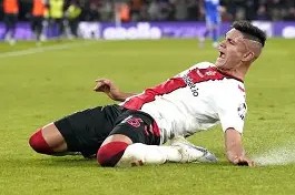 那不勒斯迎德甲关键赛；转会期迎来里程碑；气氛紧张；细节决定成败