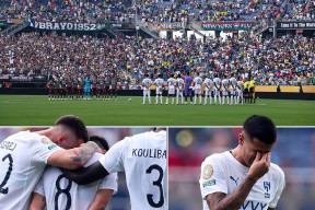 突破射门和插上接传中门的球员是