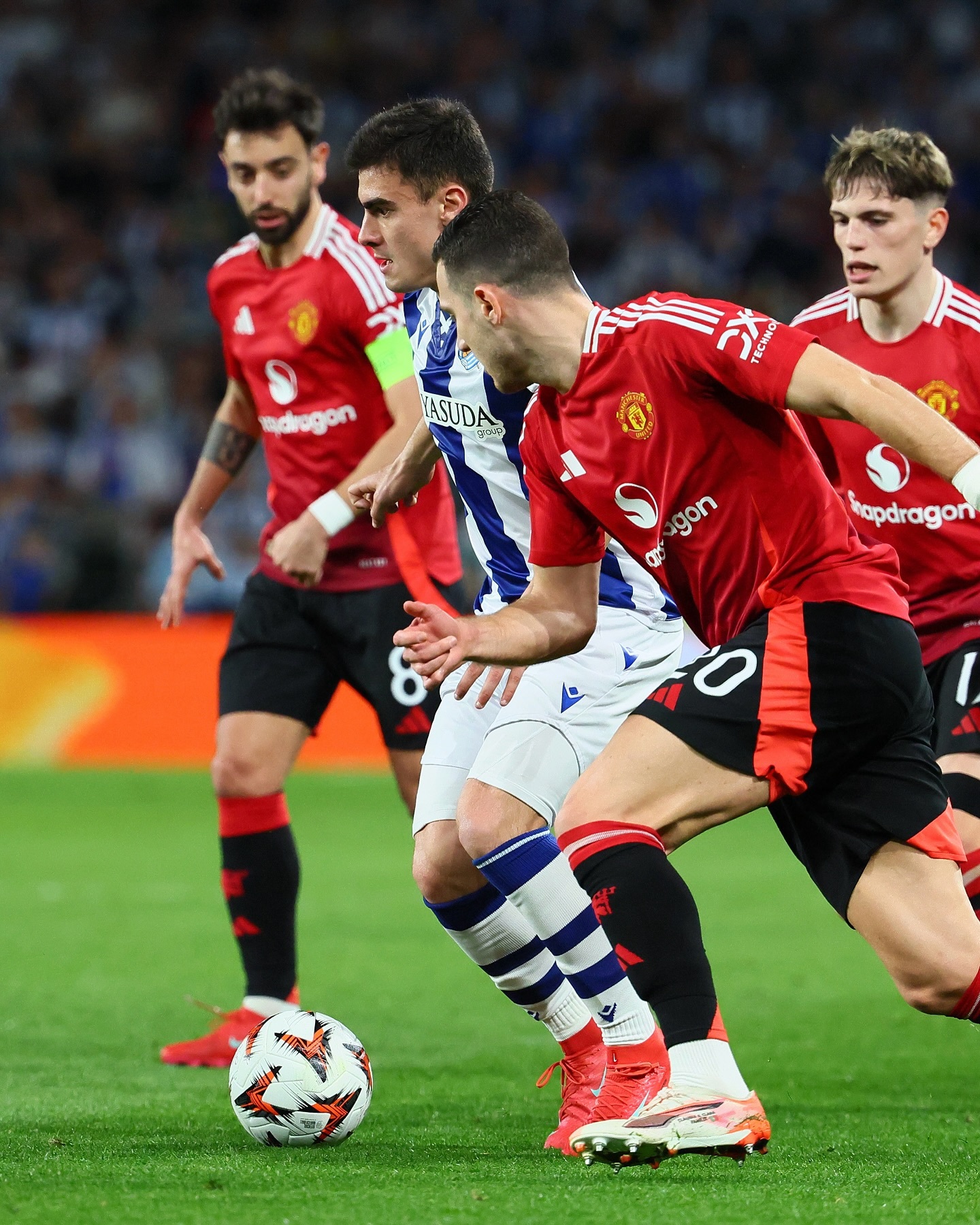 曼城丢三球被费耶诺德追平