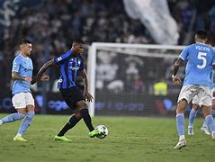 转会期英超焦点战，拉齐奥官宣签约，赛场秩序良好，纪律约束更严格